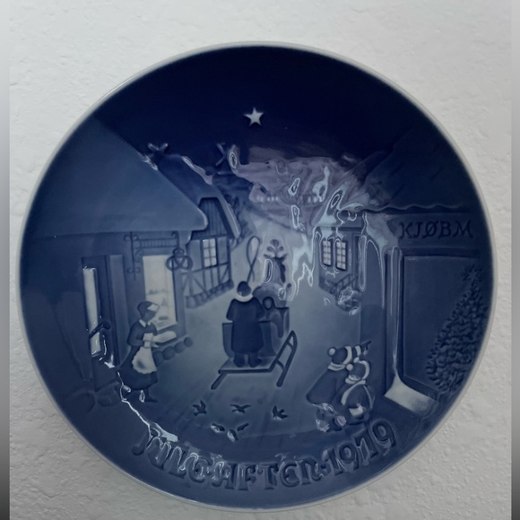 Vintage 1979 B&G Copenhagen Porcelain Christmas Plate “White Christmas” - Picture 1 of 4